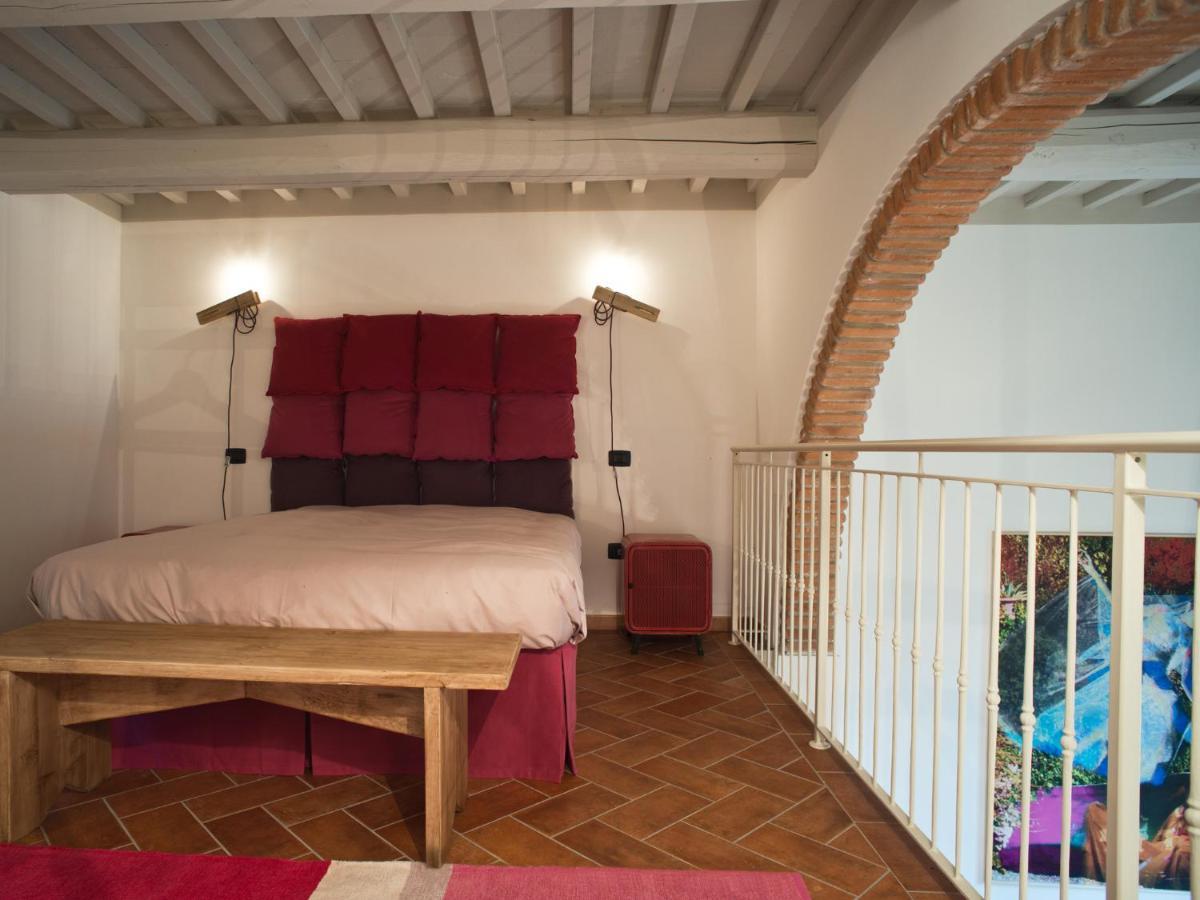 San Ruffino Apartments Lari Extérieur photo