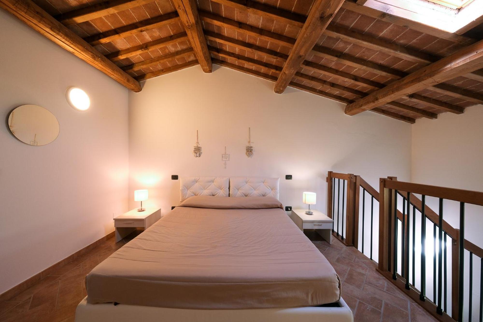San Ruffino Apartments Lari Extérieur photo